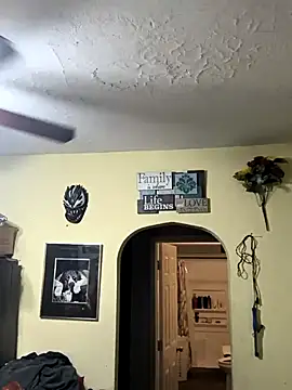 Snapshot of ultimateBWC chatting on 4, 3, 2026 ultimateBWC online show from 4, 3, 2026