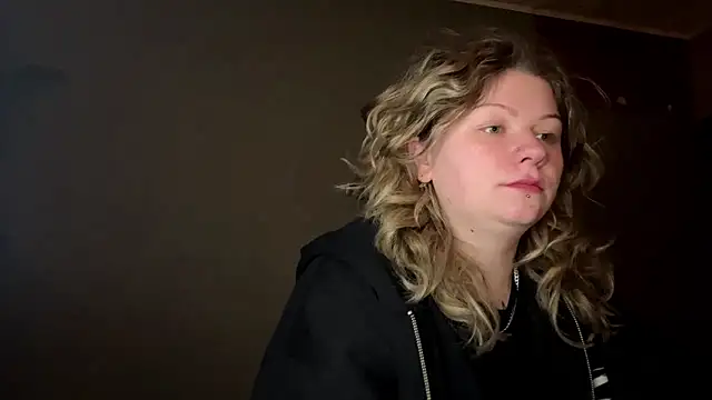 Snapshot of YoungAlina chatting on 6, 4, 2026 YoungAlina online show from 6, 4, 2026