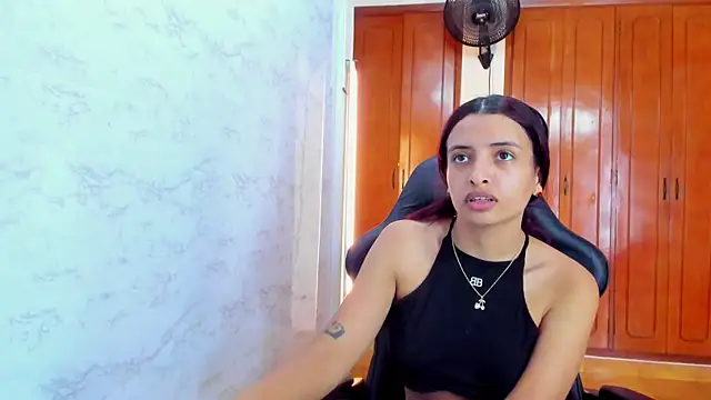 Snapshot of lizzie_skinny chatting on 11, 5, 2026 lizzie skinny online show from 11, 5, 2026
