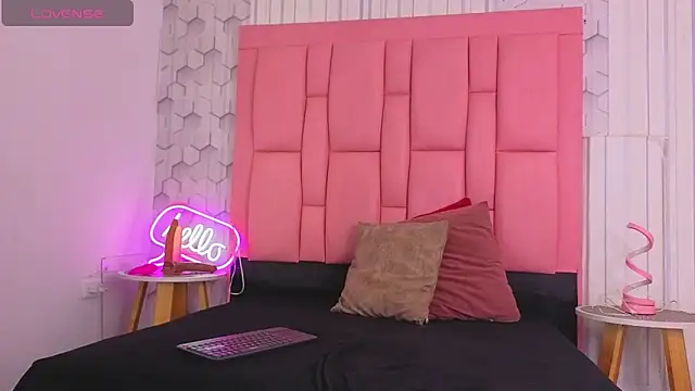 ashlleyray online show from 25, 5, 2026