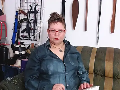 Snapshot of Leah_R chatting on 26, 3, 2026 Leah R online show from 26, 3, 2026