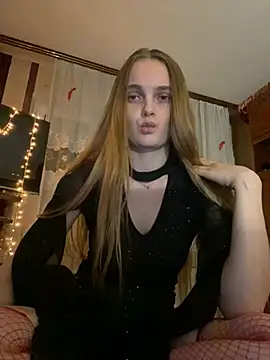 Snapshot of LunaVey chatting on 3, 6, 2026 LunaVey online show from 3, 6, 2026