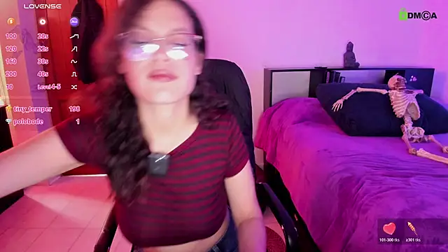 Snapshot of sara__aster chatting on 8, 4, 2026 sara aster online show from 8, 4, 2026