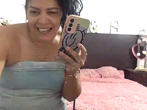 mommy-Milf online show from 4, 3, 2026