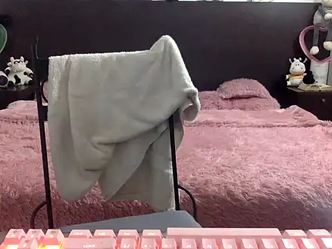 mommy-Milf online show from 12, 3, 2026