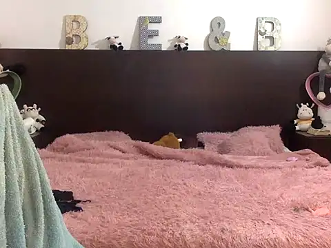 mommy-Milf online show from 25, 3, 2026