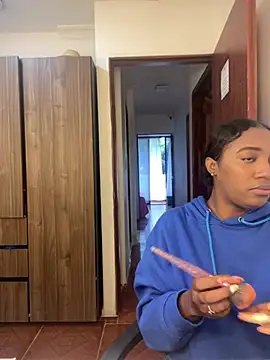 Emi rousse online show from 16, 4, 2026