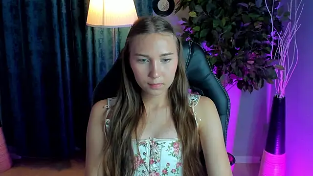 OliviaLang online show from 11, 5, 2026