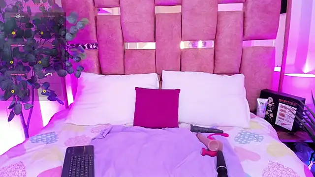 Snapshot of lucy_davies chatting on 6, 3, 2026 lucy davies online show from 6, 3, 2026