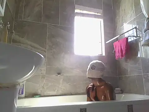 Snapshot of BumbleBee84 chatting on 7, 3, 2026 BumbleBee84 online show from 7, 3, 2026