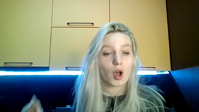 Glowing Jessica online show from 10, 3, 2026