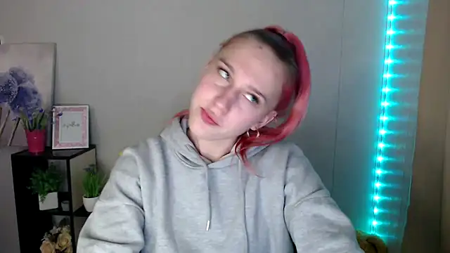 Scarlett lil online show from 18, 4, 2026