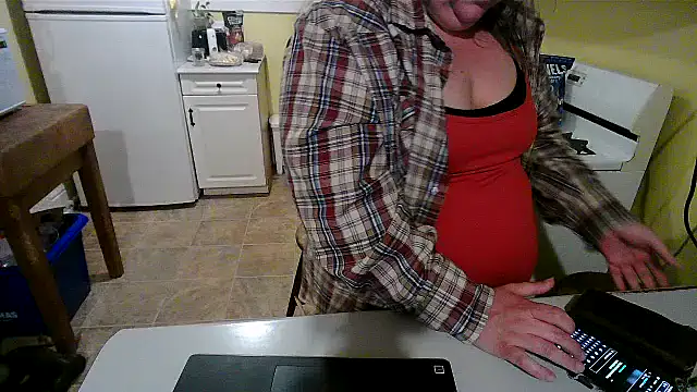 smalltowntrouble online show from 24, 5, 2026