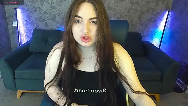 Snapshot of RapunzelAngel chatting on 5, 4, 2026 RapunzelAngel online show from 5, 4, 2026