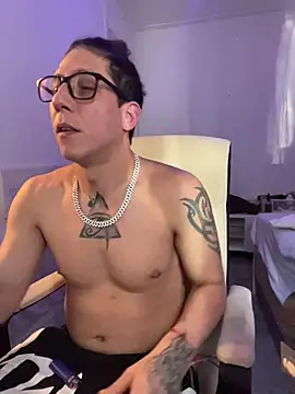 Snapshot of TitanNoir chatting on 22, 3, 2026 TitanNoir online show from 22, 3, 2026