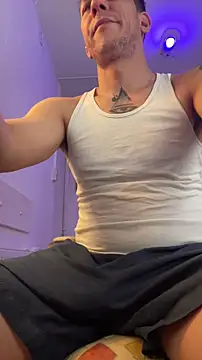 Snapshot of TitanNoir chatting on 11, 4, 2026 TitanNoir online show from 11, 4, 2026