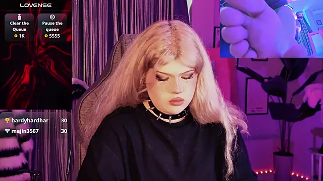 Snapshot of LilithNlsn chatting on 7, 7, 2026 LilithNlsn online show from 7, 7, 2026