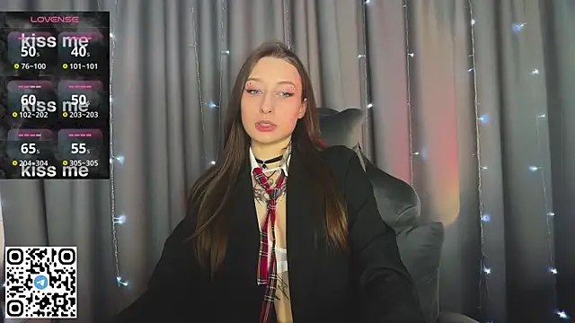 Emma Willson online show from 27, 4, 2026