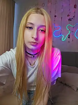 Snapshot of Emma_Willson chatting on 14, 6, 2026 Emma Willson online show from 14, 6, 2026