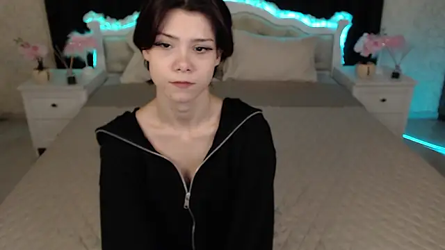 llittle-peachh online show from 2, 3, 2026