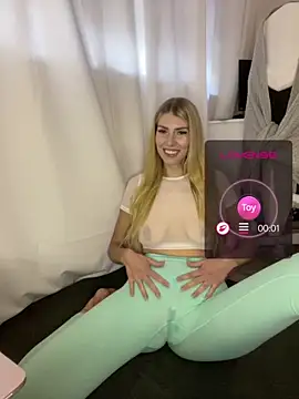 SoniaXOXO online show from 1, 5, 2026