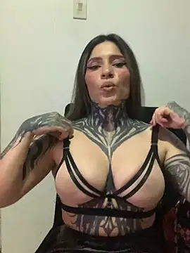 Snapshot of AlanaRoa_ chatting on 3, 7, 2026 AlanaRoa online show from 3, 7, 2026
