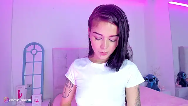 Vanessa cruz 18 online show from 6, 4, 2026