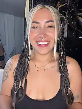 Snapshot of ManuelaVeeleez chatting on 26, 6, 2026 ManuelaVeeleez online show from 26, 6, 2026