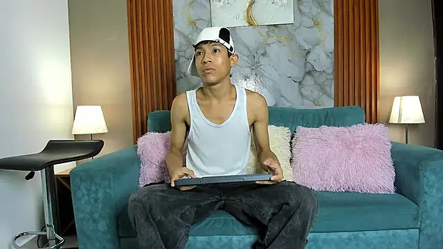 SKINNY BOYXXX online show from 5, 3, 2026