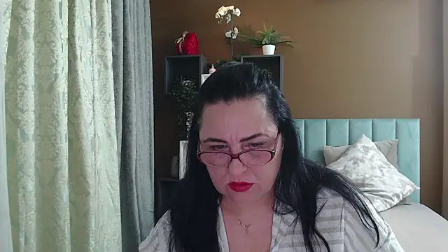 ValerieSmiths online show from 6, 5, 2026