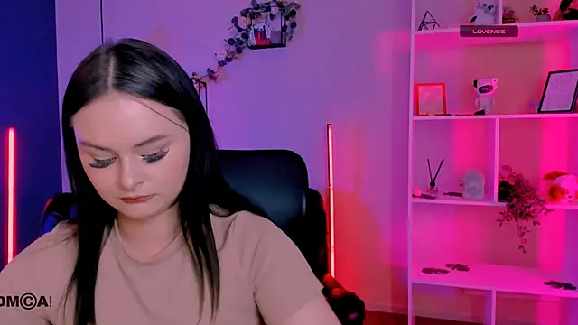 miss courtney  online show from 7, 5, 2026