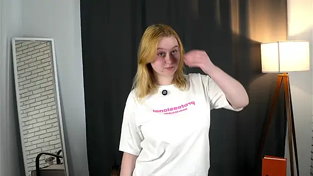 Snapshot of EdraDorsey chatting on 4, 3, 2026 EdraDorsey online show from 4, 3, 2026