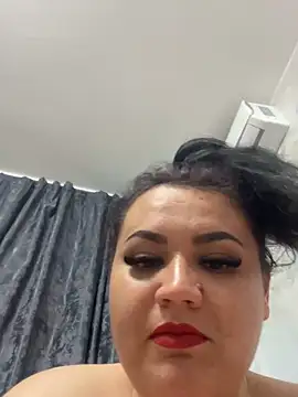 julietalovee online show from 19, 5, 2026