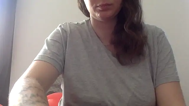 douce blanche13 online show from 9, 4, 2026