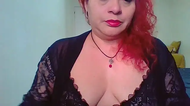 CristalMilfCurvy online show from 5, 3, 2026