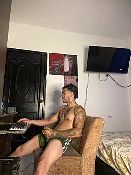 Snapshot of Kenny_romano chatting on 25, 4, 2026 Kenny romano online show from 25, 4, 2026