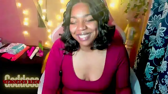 Snapshot of Goddess_MercedesRedd chatting on 3, 5, 2026 Goddess MercedesRedd online show from 3, 5, 2026