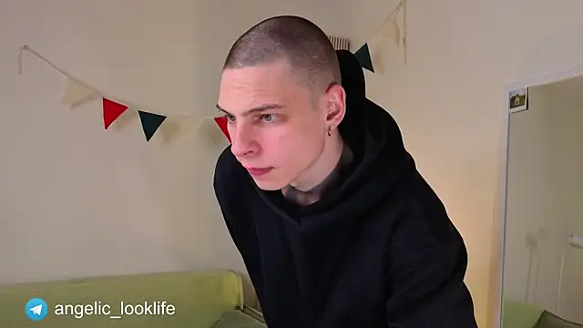 look angelic online show from 27, 5, 2026