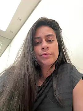 Snapshot of Geovana_blan chatting on 3, 3, 2026 Geovana blan online show from 3, 3, 2026