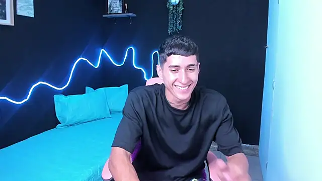 Snapshot of Dark_Valentino_ chatting on 4, 3, 2026 Dark Valentino online show from 4, 3, 2026