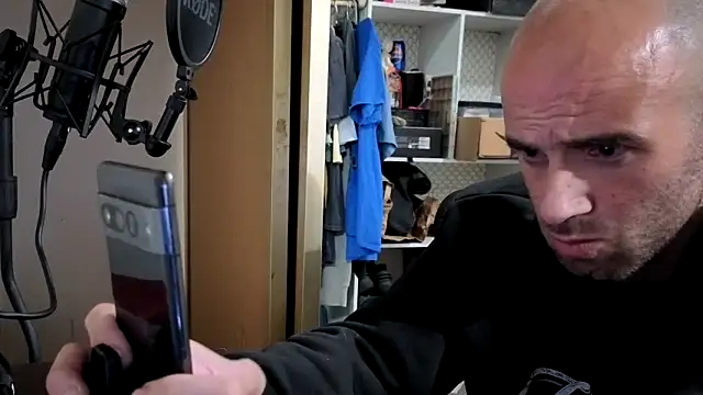 Snapshot of CirclingClass chatting on 14, 10, 2025 CirclingClass online show from 14, 10, 2025