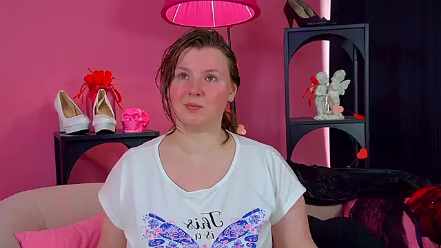 MelodyMoores online show from 8, 5, 2026