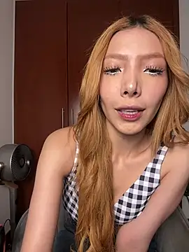 Snapshot of Suki_3 chatting on 9, 6, 2026 Suki 3 online show from 9, 6, 2026