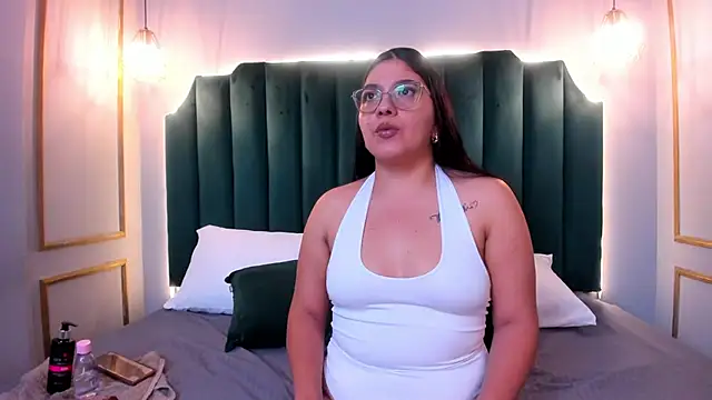 Amara Divine online show from 17, 3, 2026