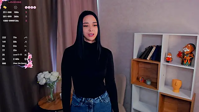 XeniaRoehl online show from 5, 3, 2026