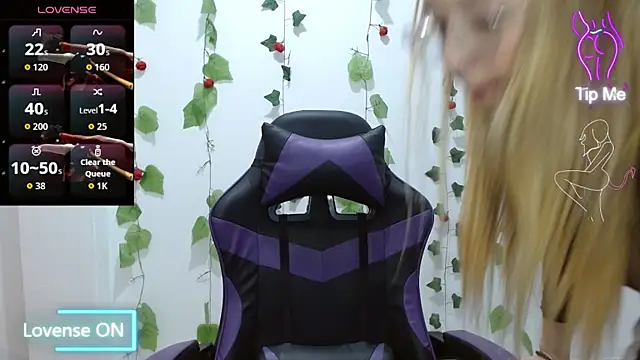 LiaRobertss  online show from 13, 3, 2026