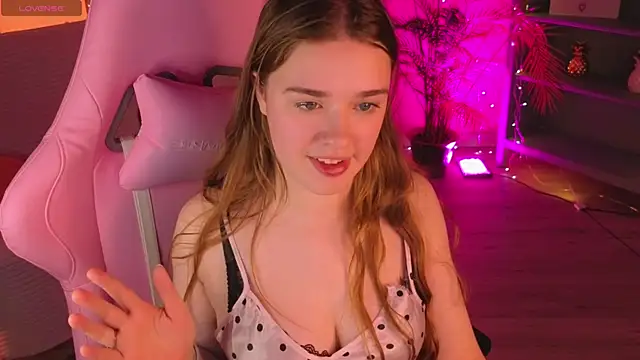 TiffanyVex online show from 18, 4, 2026