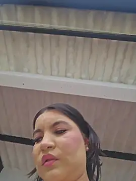 Snapshot of Pretty_Julieta chatting on 5, 7, 2026 Pretty Julieta online show from 5, 7, 2026