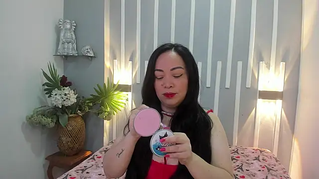 Lilith Owen  online show from 24, 3, 2026