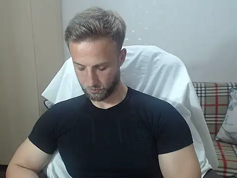 Snapshot of BlondEagleMuscle chatting on 14, 6, 2026 BlondEagleMuscle online show from 14, 6, 2026